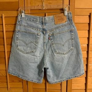 Vintage Levis' 550 High Waisted Shorts USA 29"